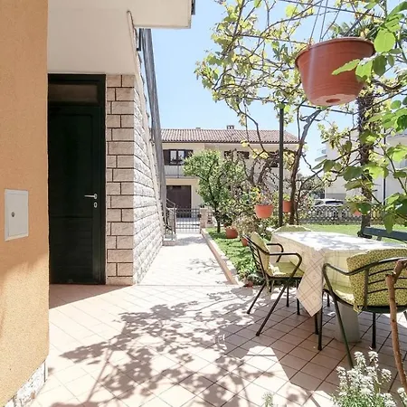 Apartment Alma Three